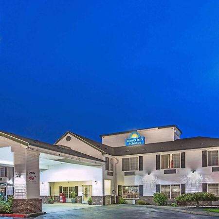 Days Inn & Suites By Wyndham Gresham Exterior photo